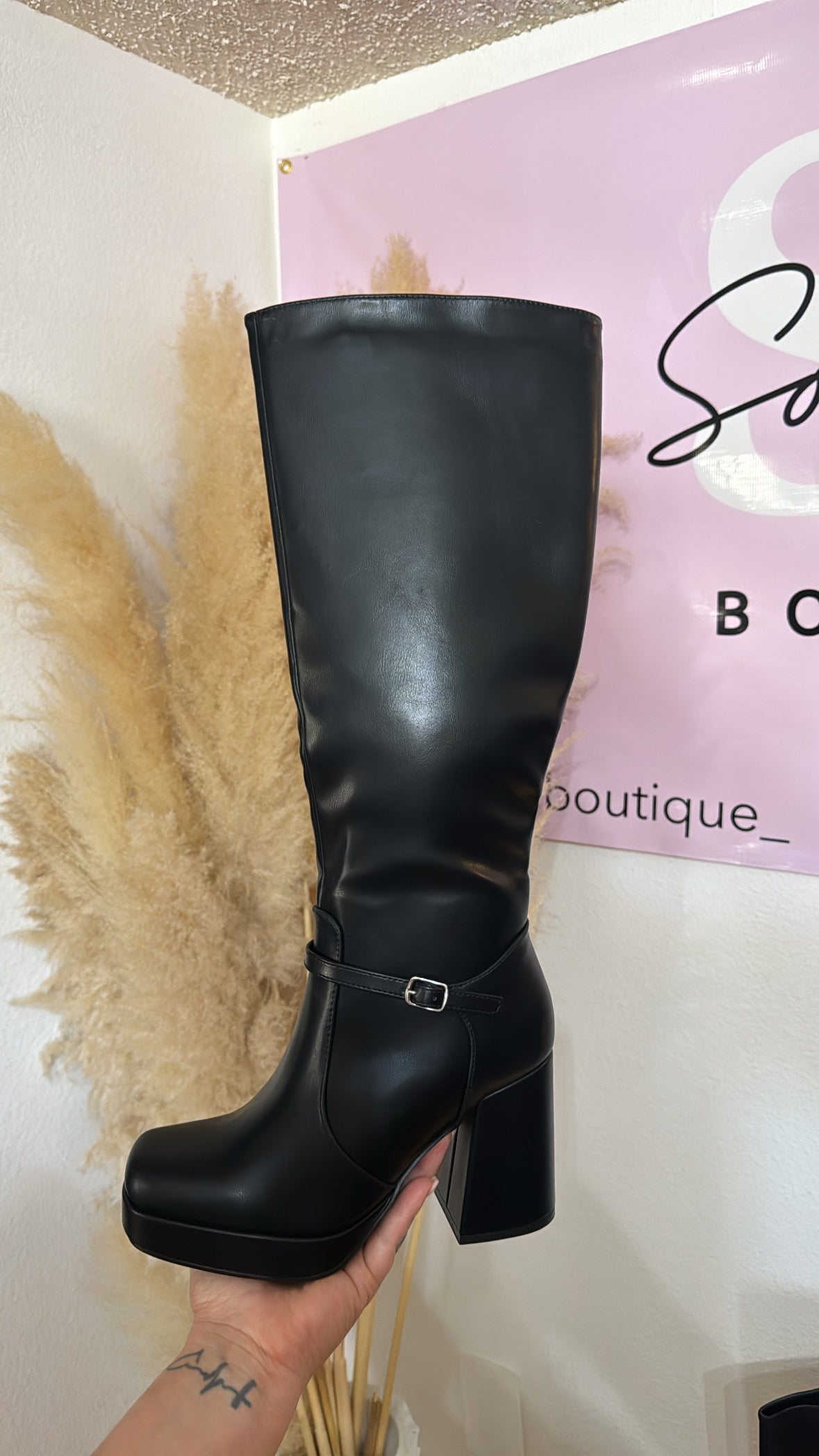 Ary platform boots